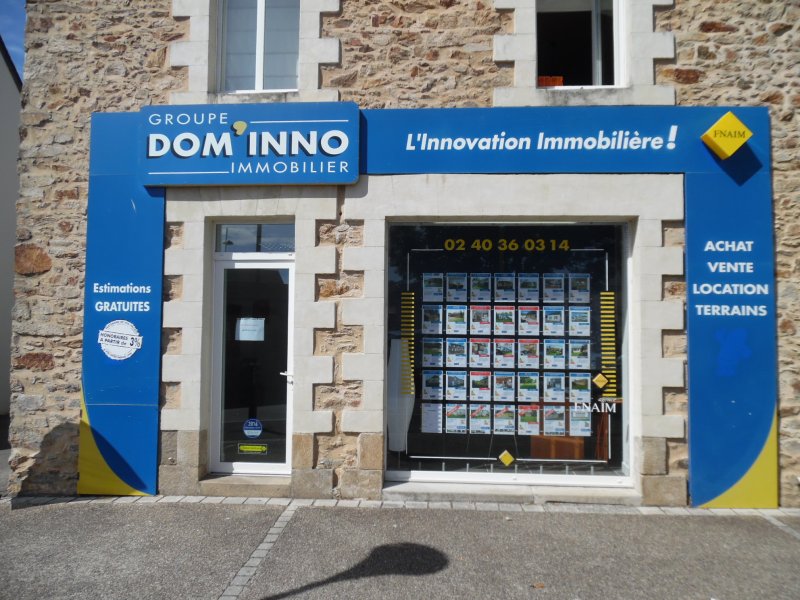 Devanture agence Saint-Étienne-de-Montluc